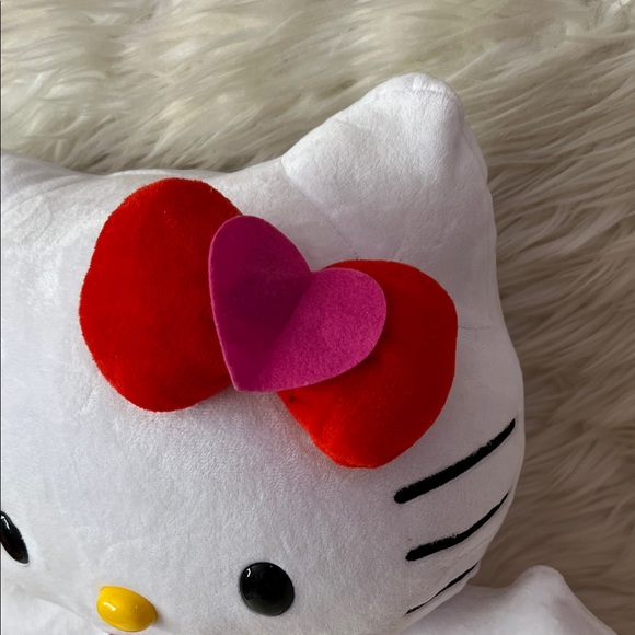 Hello Kitty Valentines Greeter - Picture 3 of 4